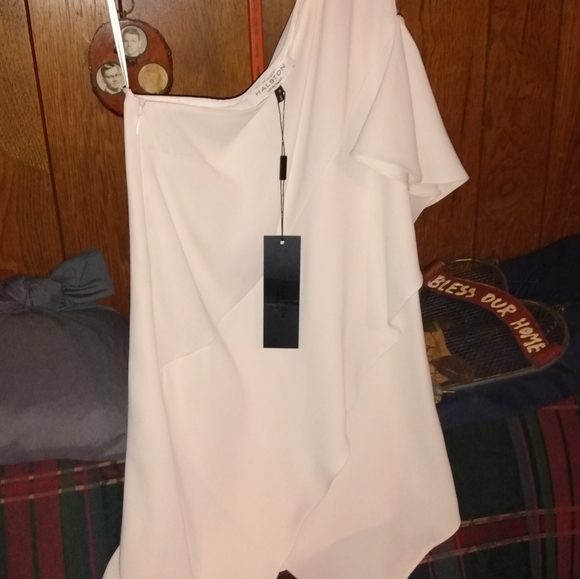 Halston blouse - Picture 1 of 4